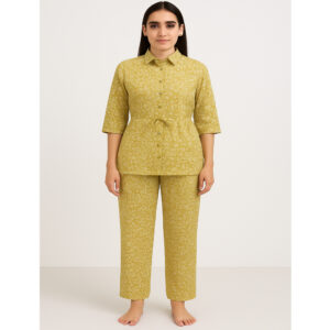 co-ord set / two-piece outfit 